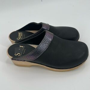 Sven Original Clogs Black with Metallic Trim 9.5